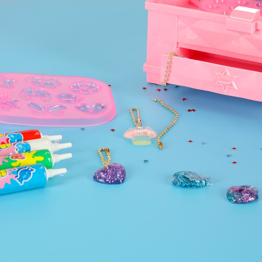 Kreatywny zestaw o własnoręcznego robienia koralików i zawieszek z UV